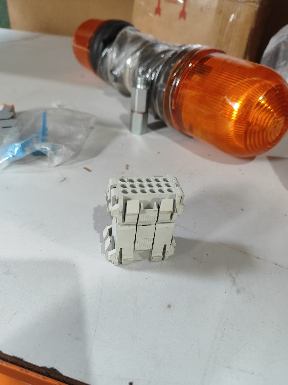 INSERTO PARA CONECTOR MULTIPOLAR INDUSTRIAL 16 POLOS MAQ:SD26-01 (PEÇAS SOBRESSALENTES)