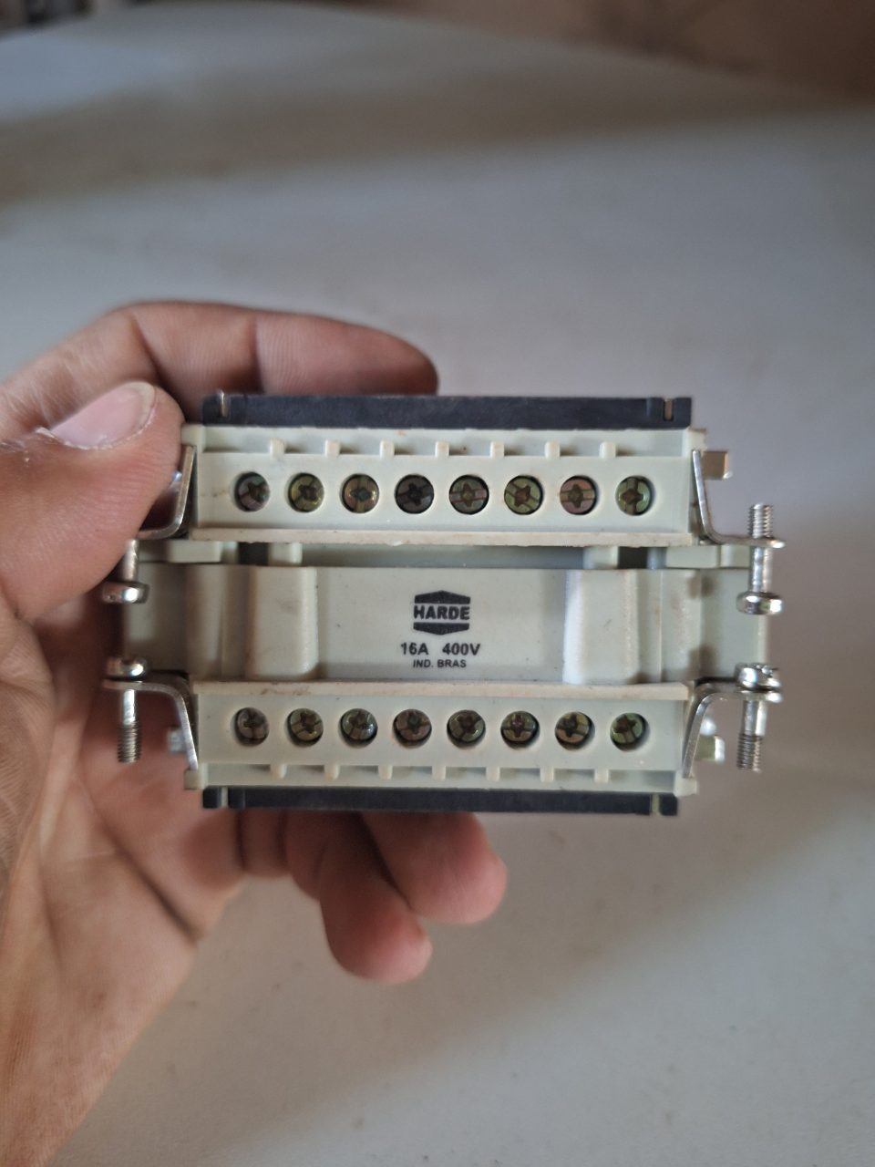 CONECTOR MULTIPOLAR INDUSTRIAL 16 POLOS 16A 400V