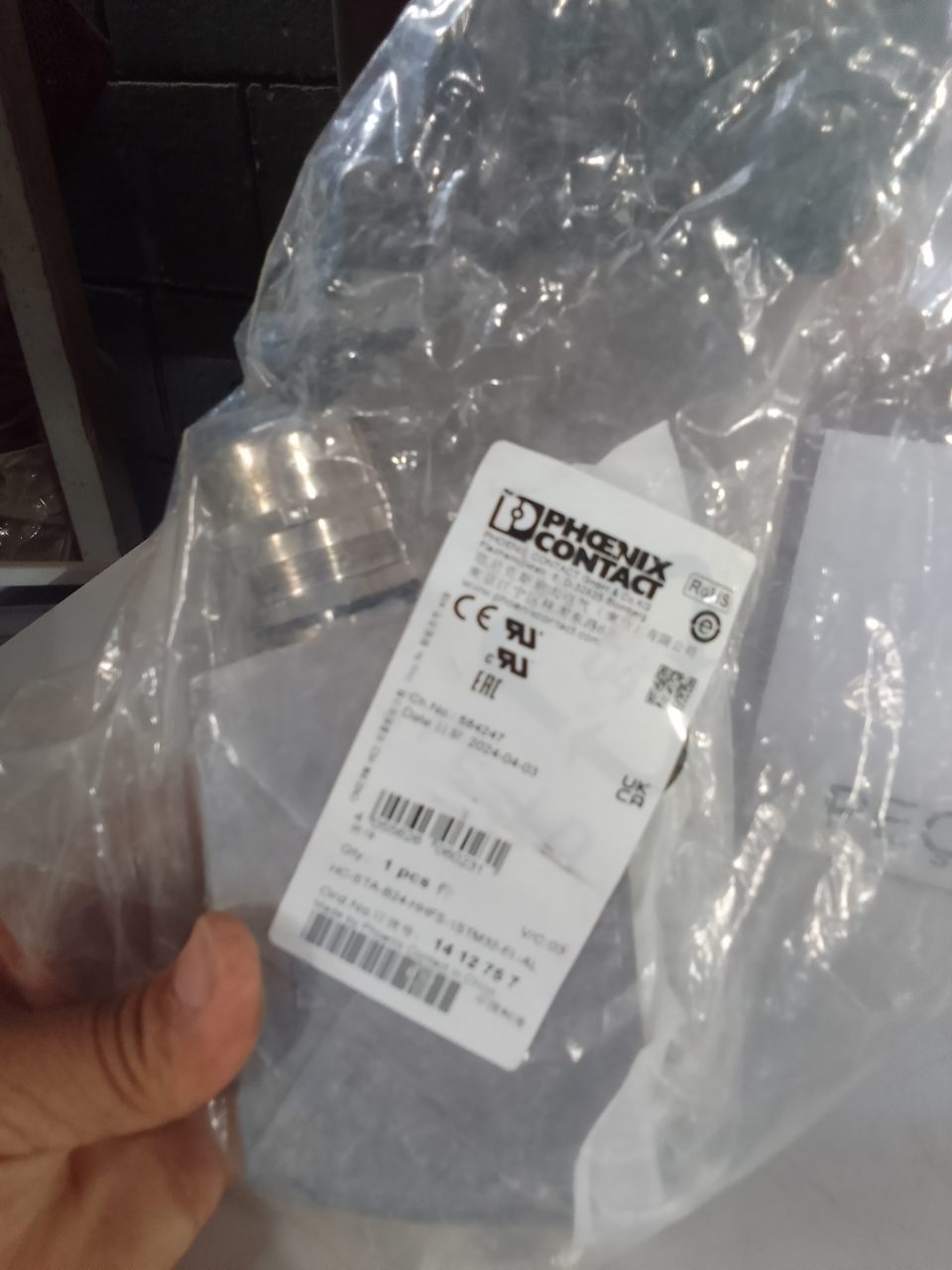 CARCAÇA DE CONECTOR INDUSTRIAL MULTIPOLAR B24 M32