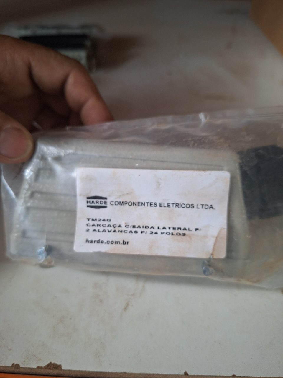 CARCAÇA CONECTOR MULTIPOLAR SAÍDA LATERAL 24 POLOS